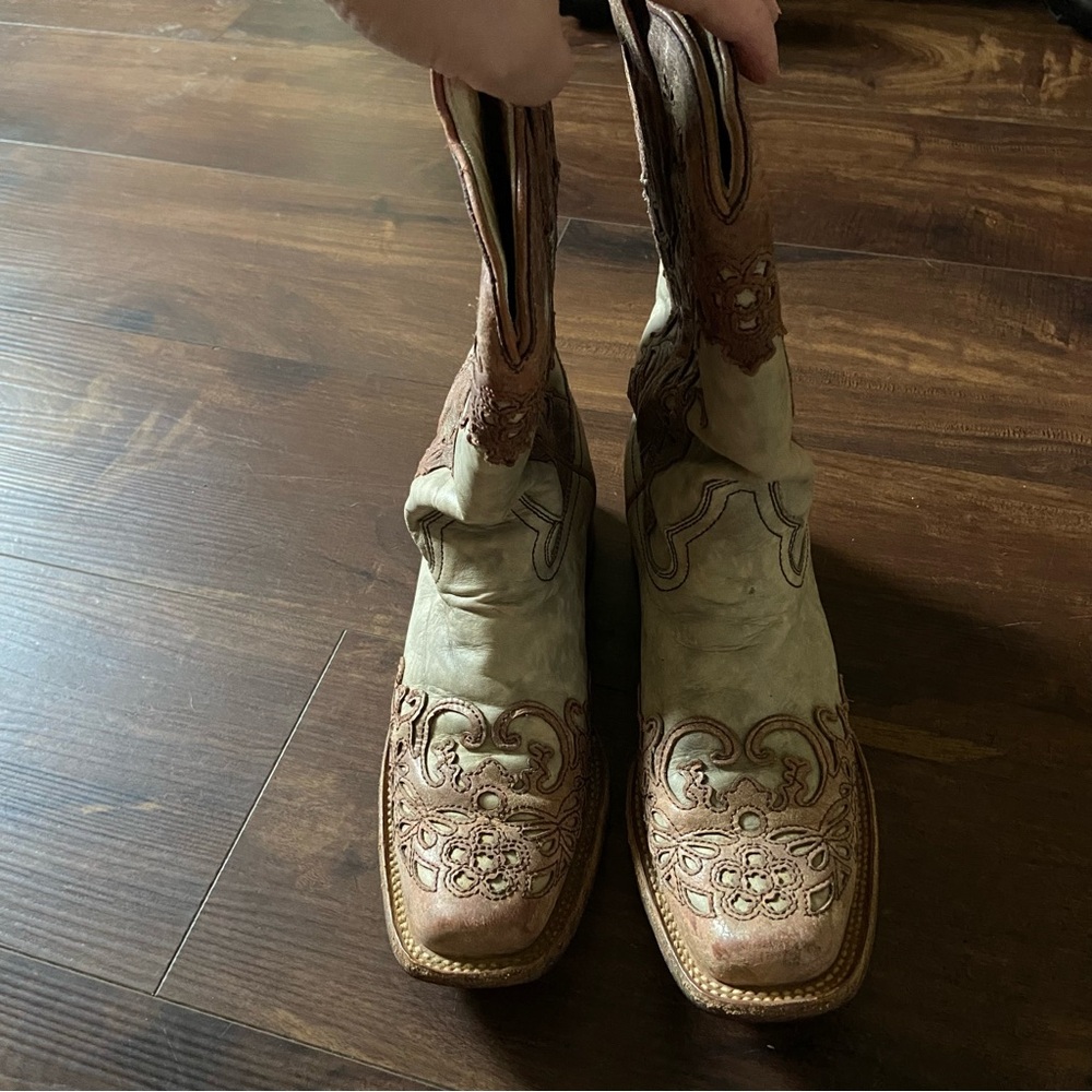 Corral Lace Overlay Leather Square Toe Cowgirl Boots - Picture 11 of 11